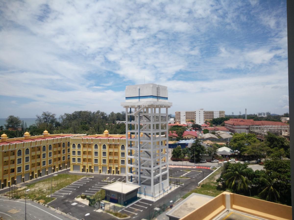 Ferienwohnung Casa Inderaloka Pantai Batu Buruk Kuala Terengganu Exterior foto