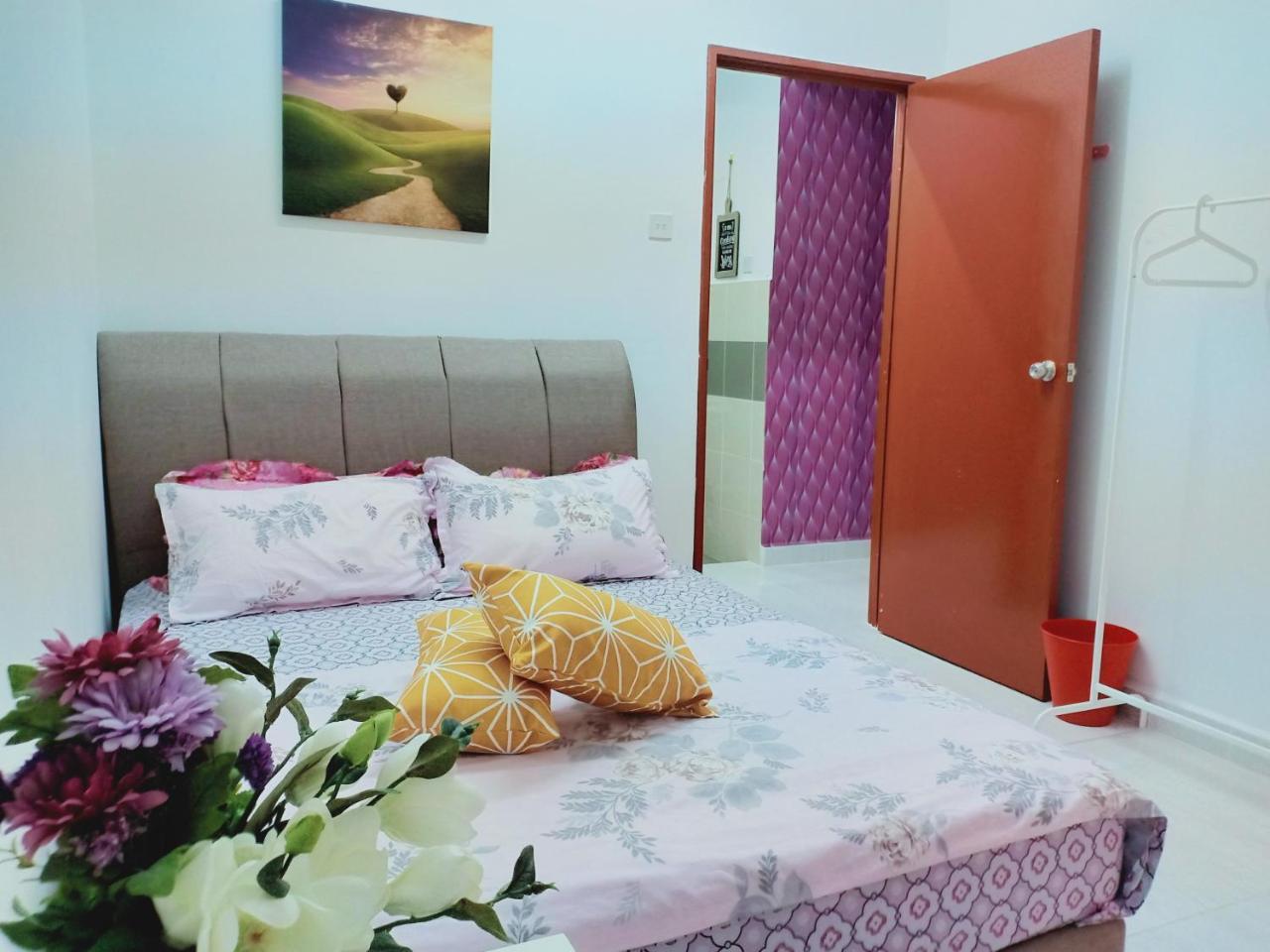 Ferienwohnung Casa Inderaloka Pantai Batu Buruk Kuala Terengganu Exterior foto