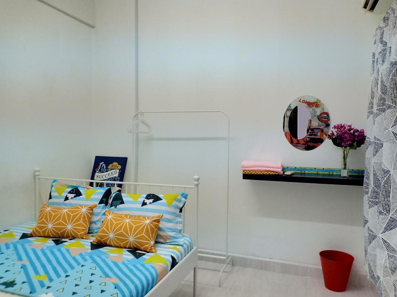 Ferienwohnung Casa Inderaloka Pantai Batu Buruk Kuala Terengganu Exterior foto