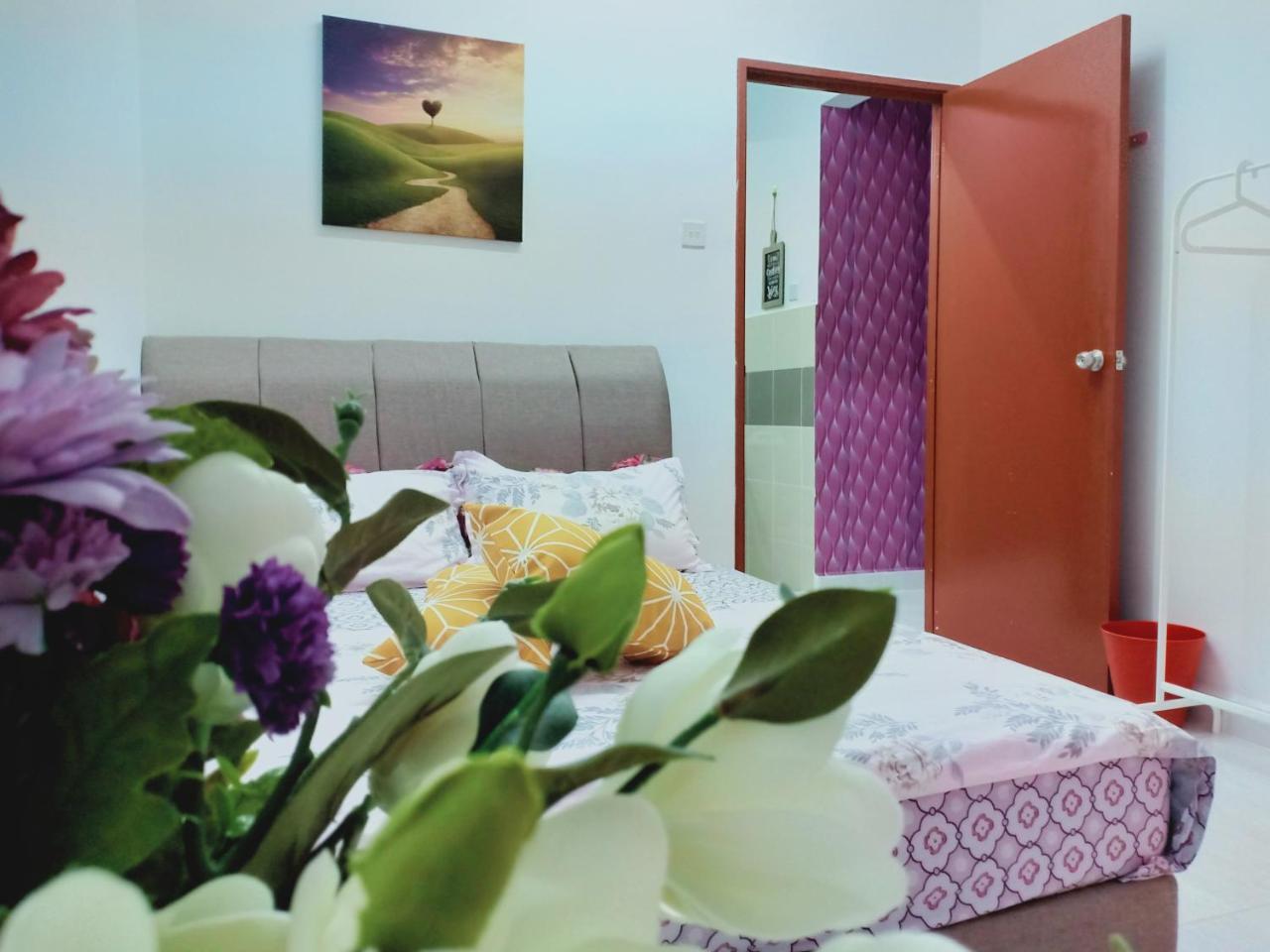 Ferienwohnung Casa Inderaloka Pantai Batu Buruk Kuala Terengganu Exterior foto